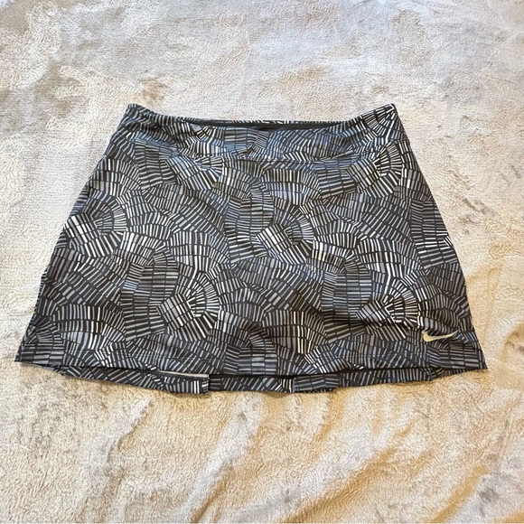 Nike black grey golf skort Dri-Fit Tour Performance ruffle pockets Size L - Picture 3 of 11